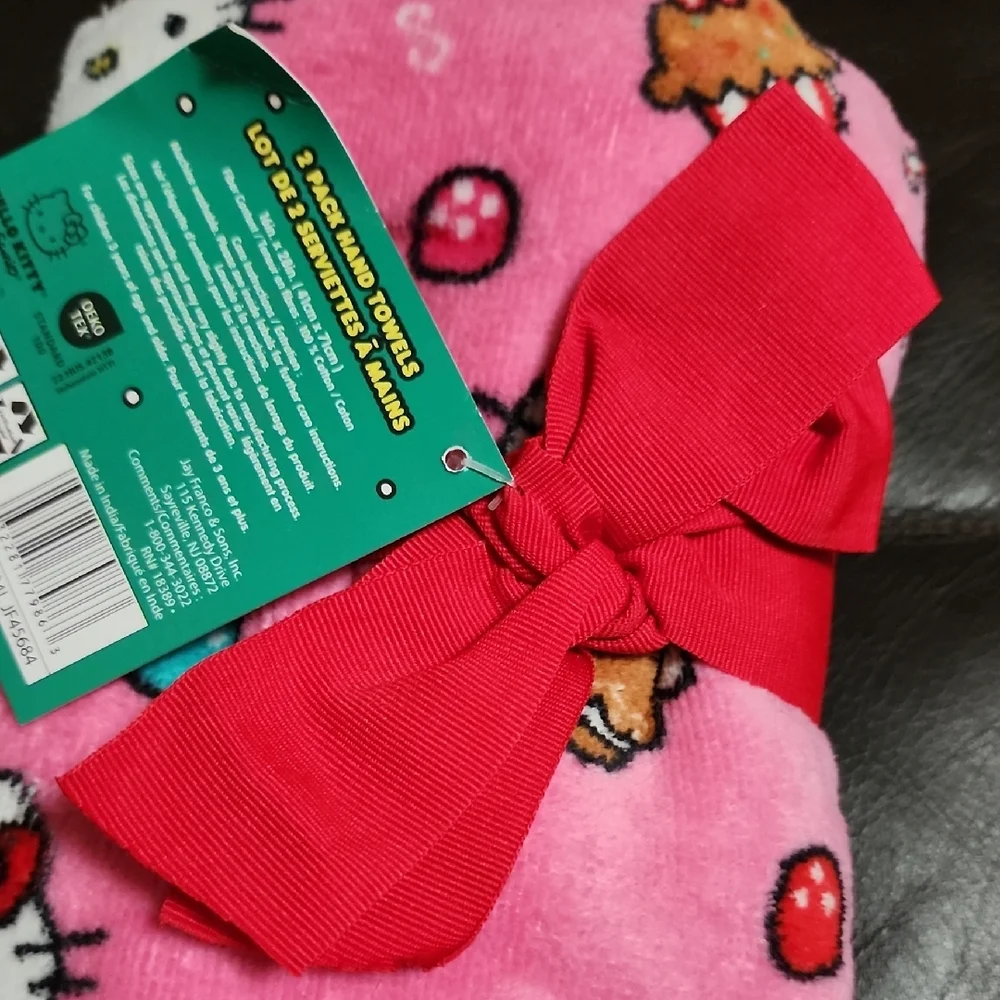Brand new Saniro Hello Kitty set of 2 Hand Towels.